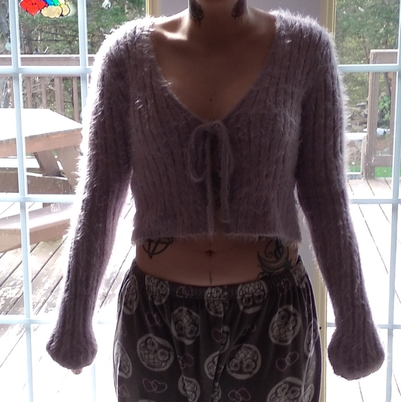 Two open tie crop shirts - Picture 2 of 8